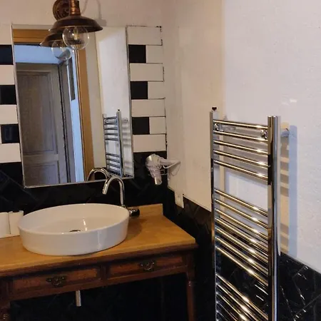 Borgo Doccia 905 فندق مبيت وإفطار 3*