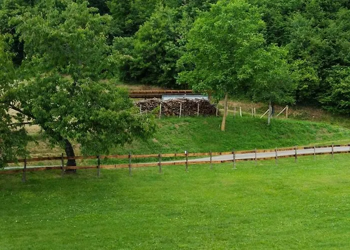 Oda ve Kahvaltı Borgo Doccia 905 Montese