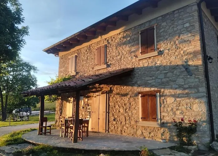 Borgo Doccia 905 Oda ve Kahvaltı Montese