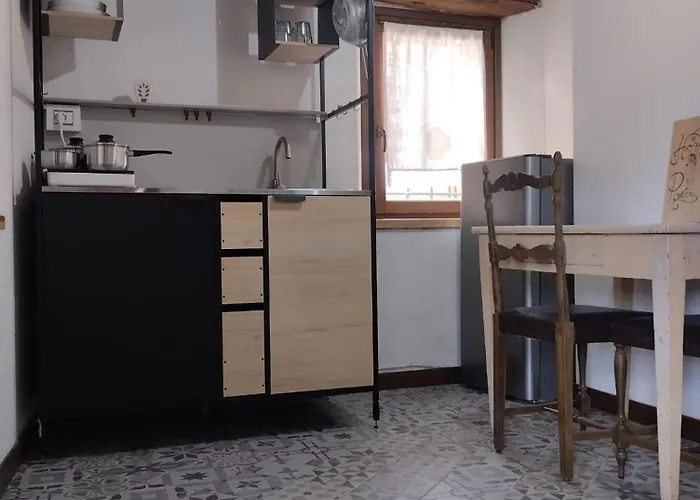 Borgo Doccia 905 Oda ve Kahvaltı Montese